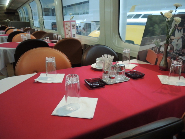 20160525-11_dining car.JPG
